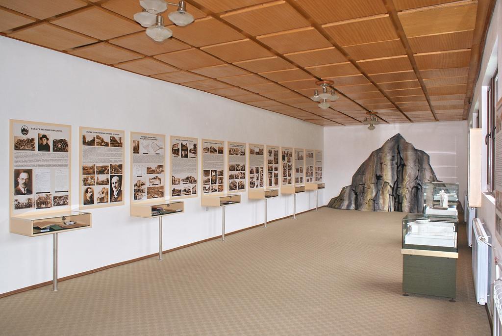 Tourist Center Momina Krepost Otel Tırnova Dış mekan fotoğraf