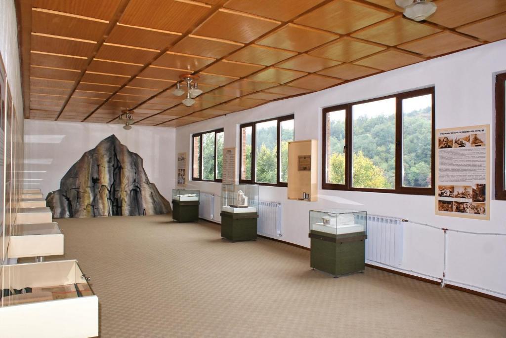 Tourist Center Momina Krepost Otel Tırnova Dış mekan fotoğraf